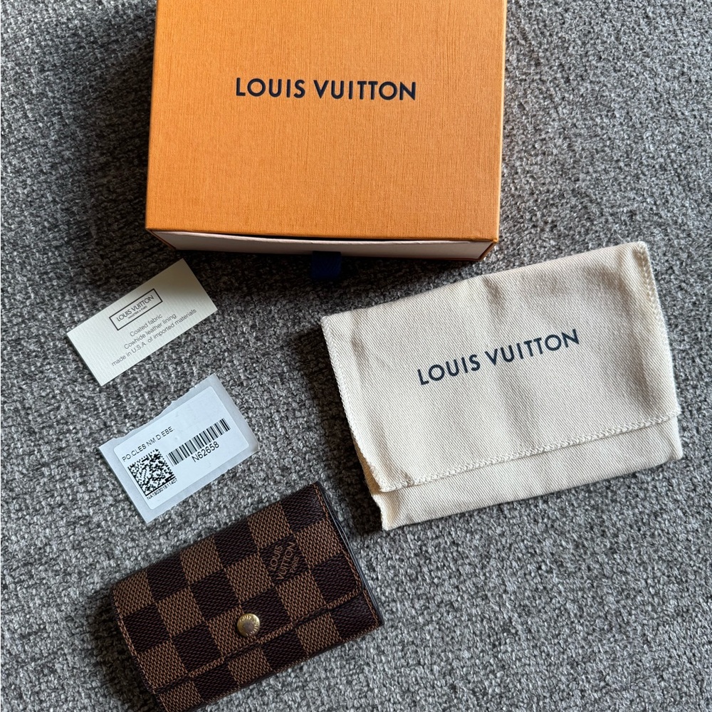 Louis Vuitton 6 Key Holder